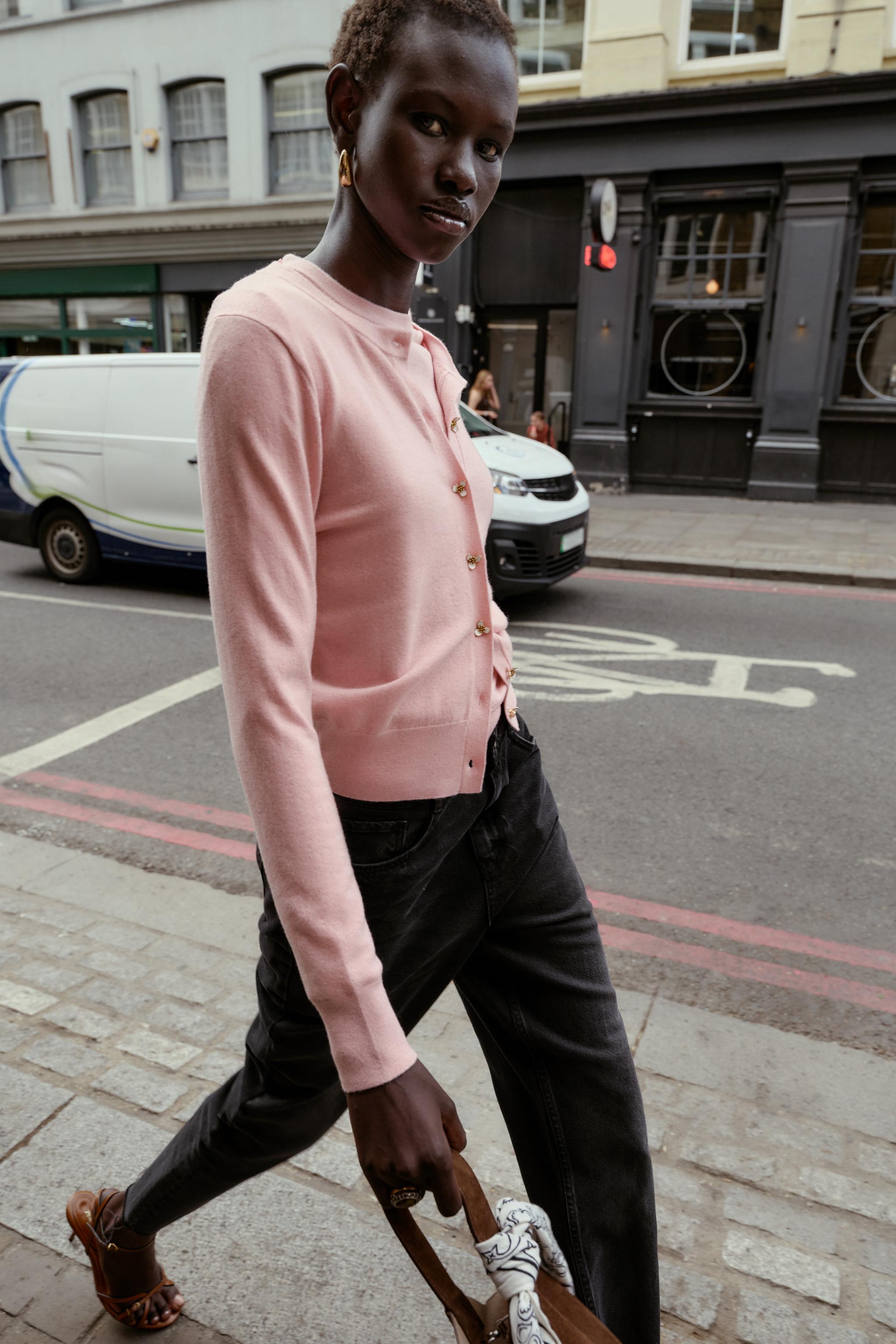 GILET EN MAILLE À BOUTONS FLEUR